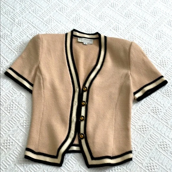 St. John Beige Short Sleeve Sweater luxury - Picture 6 of 16